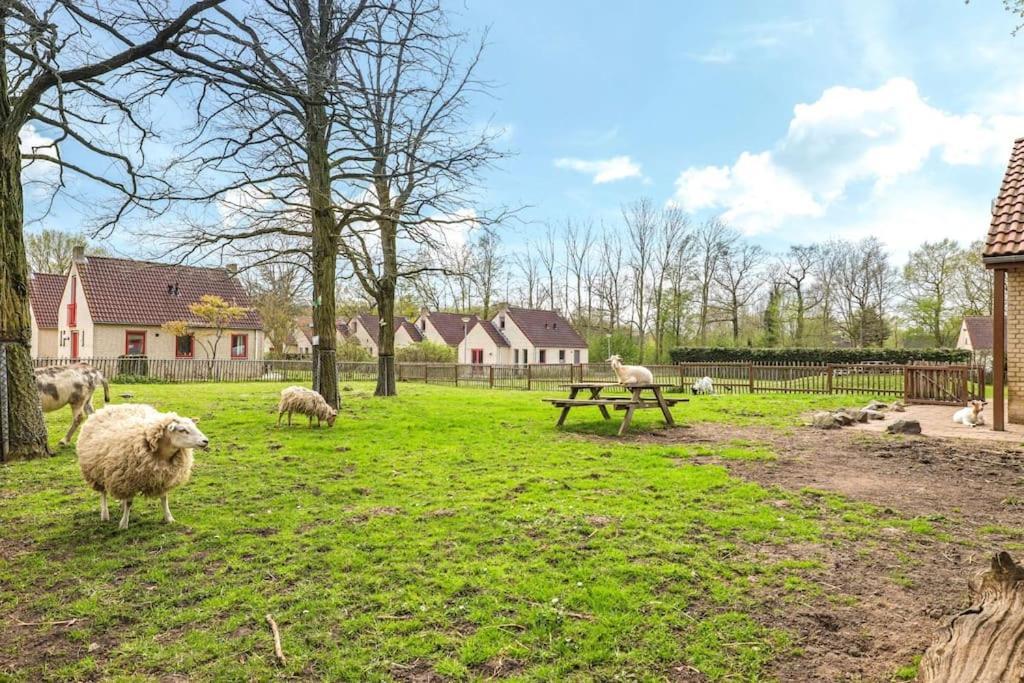 Gezellige Vakantiewoning Aan Het Water In Ewijk - Recreational Only No Workers エクステリア 写真